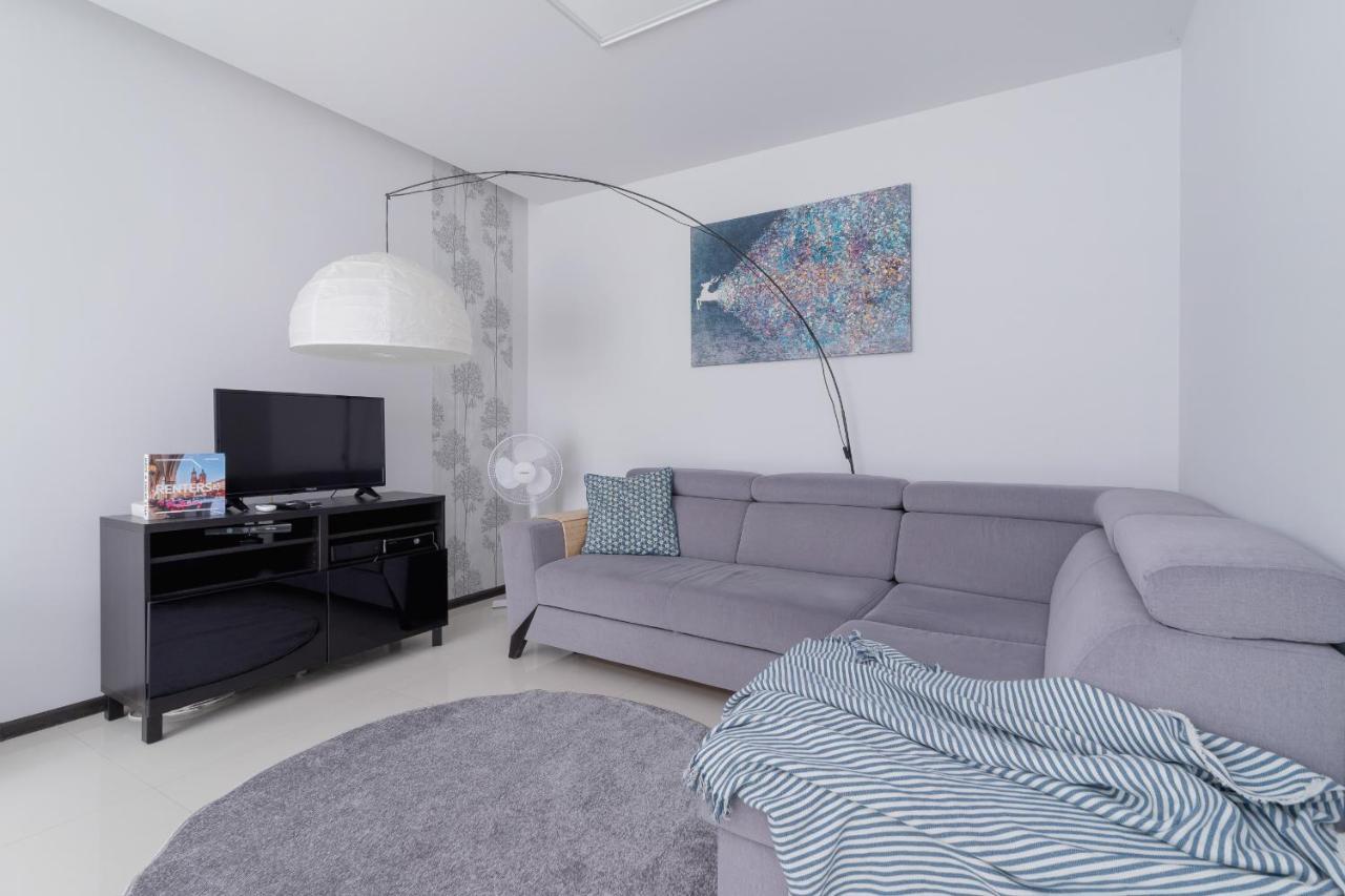 Wonderful Apartment Garden Residence By Noclegi Renters Krakkó Kültér fotó